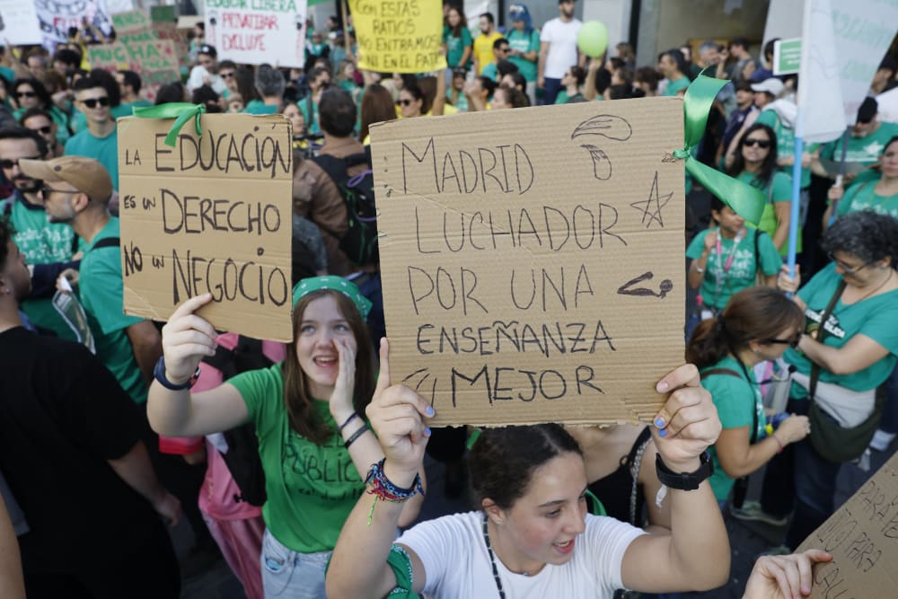 Una lectora: “L'educació pública no pot #sostenir sobre l'esgotament i la vocació dels qui la fan possible”