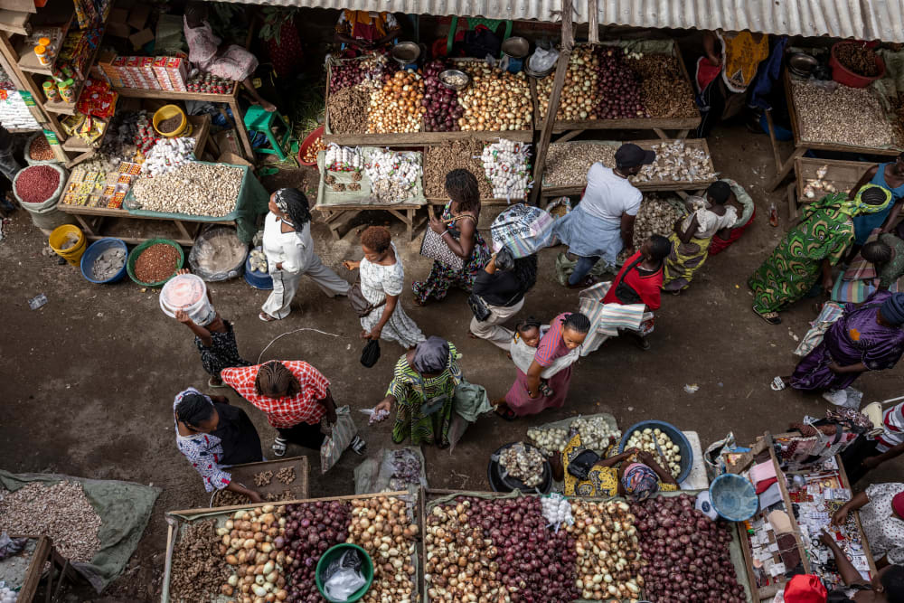 El cost desigual de la cistella de la compra en el món: de 1,2 hores a Irlanda a un mes de treball a República Centreafricana