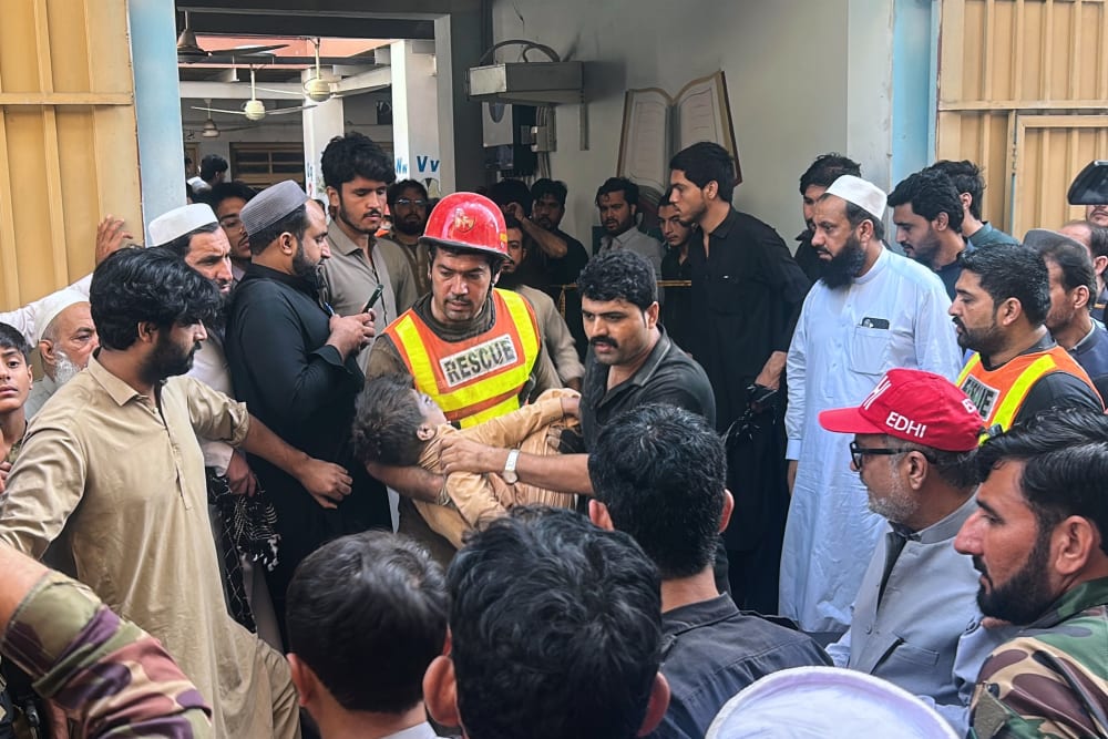 Almenys 27 nens moren en #esfondrar el sostre d'una escola al Pakistan