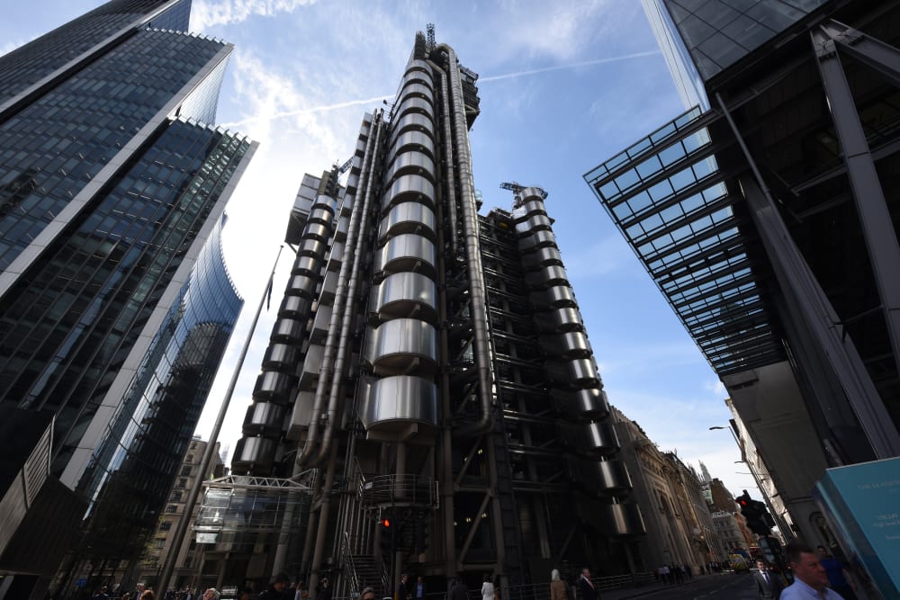 La banca europea s'acosta al precipici dels tipus alts