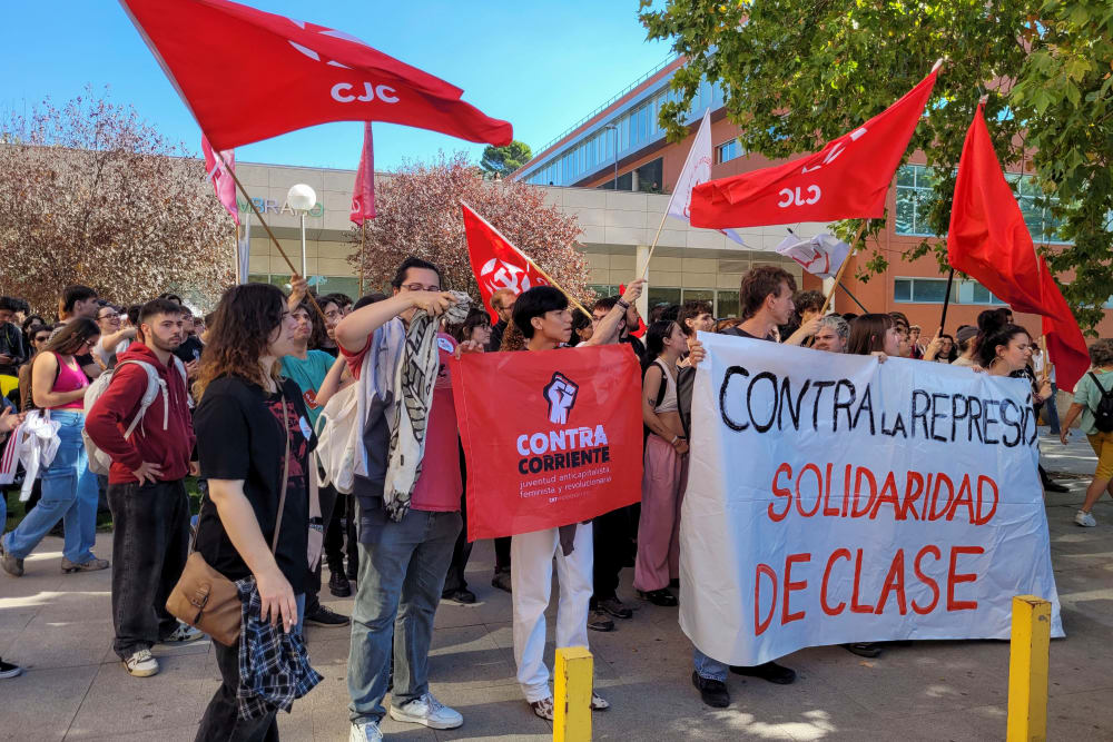 Treballadors i alumnes de la Complutense exigeixen “mesures disciplinàries” contra els agents d'una càrrega policial al campus