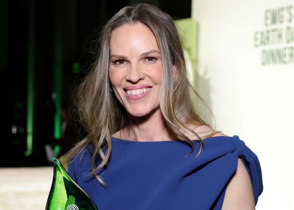 Hilary Swank anuncia que està embarassada als 52 anys
