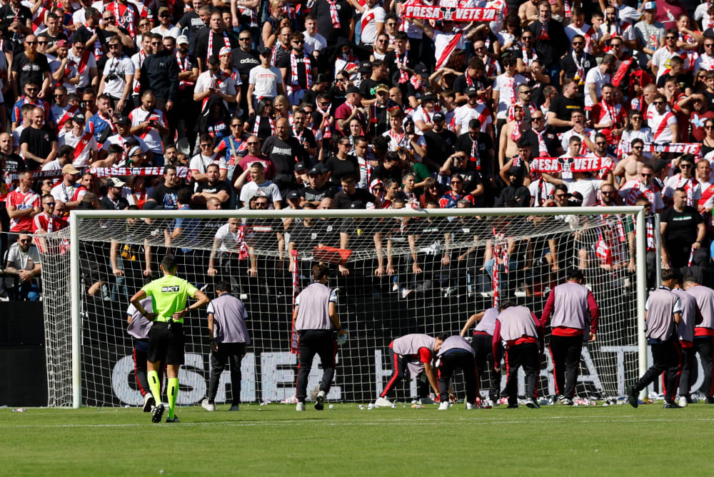 El Comitè de Disciplina sanciona al Raig amb un tancament parcial de Vallecas pel llançament d'objectes en el partit contra l'Athletic