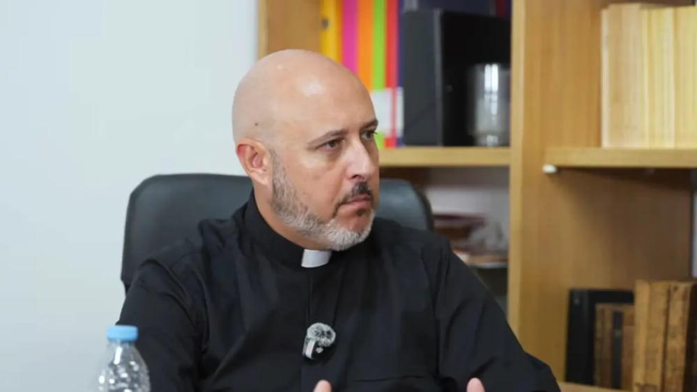 Voro, sacerdot: "Nosaltres cobrem 1.100 euros, que és el mínim que ha de cobrar un treballador"