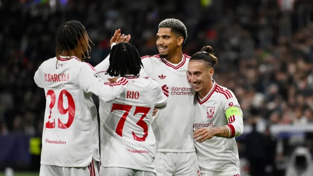Araujo 'fa' de Van Dijk: aquest és el seu primer gol amb el Liverpool