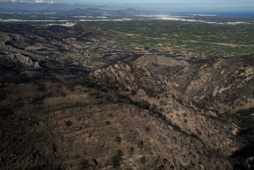 [RECULL FOTOGRÀFIC] Les conseqüències de l’incendi forestal de la Vall d’Uixó, del cel estant