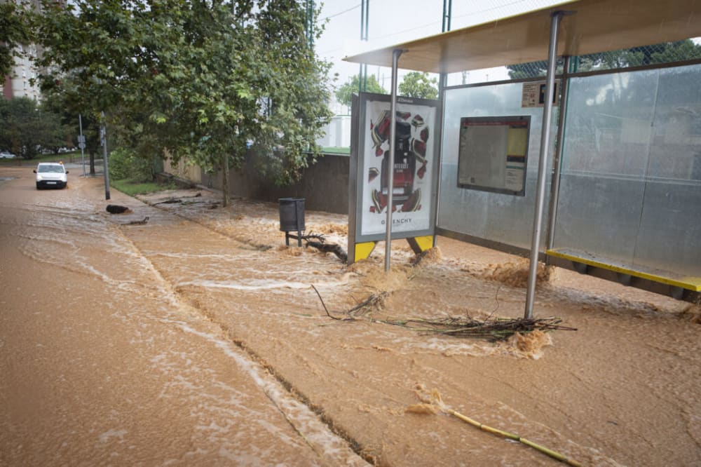 Protecció Civil enviarà un Es-Alert per la previsió de xàfecs intensos dissabte al Maresme, el Vallès Oriental i la Selva