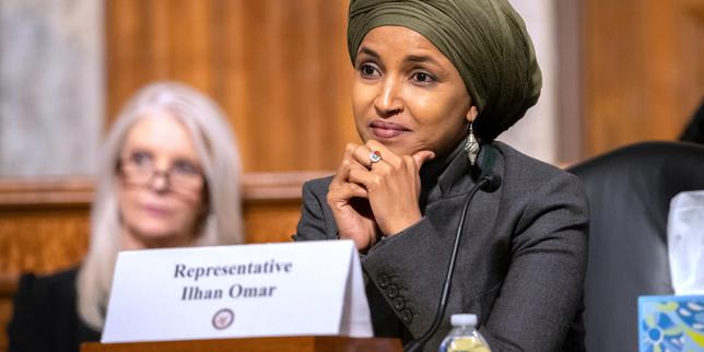 Als Estats Units, Ilhan Omar, símbol d'una generació de joves càrrecs electes demòcrates musulmans abominada per Donald Trump