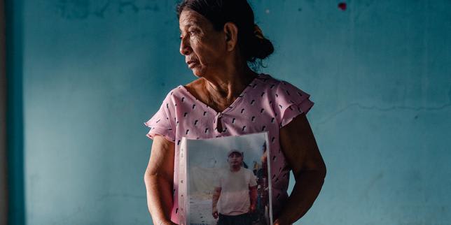 A Equador, els pescadors, víctimes col·laterals de les bombes americanes: « Aquesta llanxa, era l'herència del meu pare, el nostre guanya-pa. Què vaig a fer ara? »