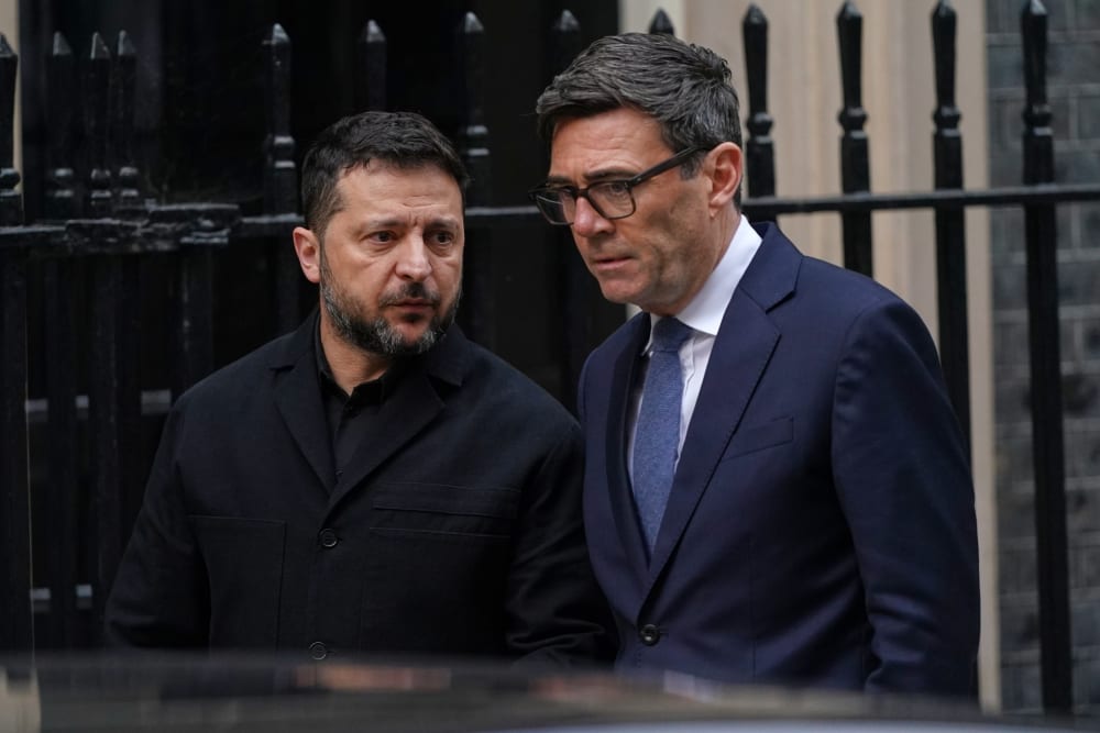Ucraïna rep atacs en refiacions de petroli russa, segons diuen els funcionaris, després d'una petita treva.