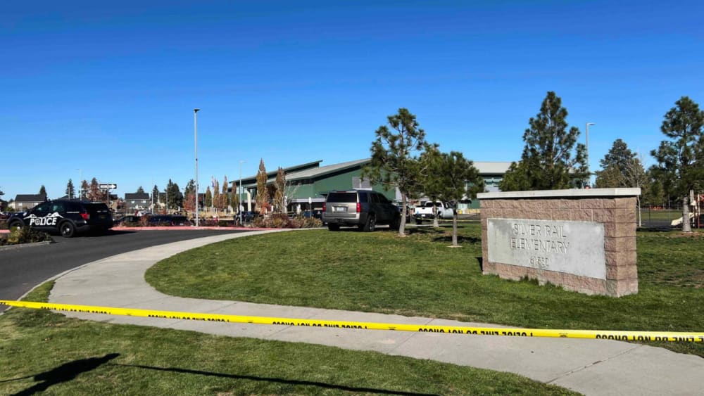 Quatre morts, incloent-hi tres fills, a l'escola d'Oregon