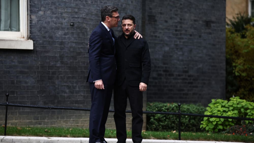 Des de Londres, Zelenski expressa la seva amargor després d'haver estat "traït" per Trump i Musk