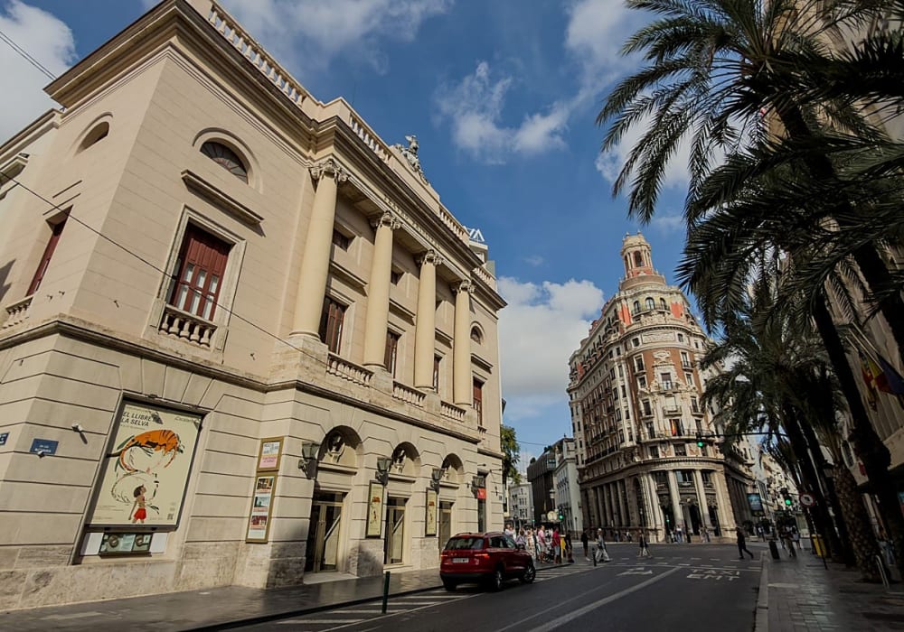 Urtasun guarda silenci sobre el Principal de València tres setmanes després del tancament