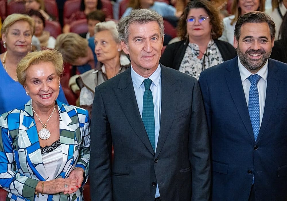 Feijóo promet «alleugerir la càrrega» de les famílies i donar un impuls fiscal al medi rural