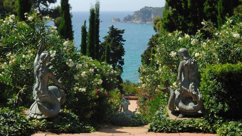 El jardí d'inspiració renaixentista que treu el cap sobre els penya-segats i les platges de la Costa Brava