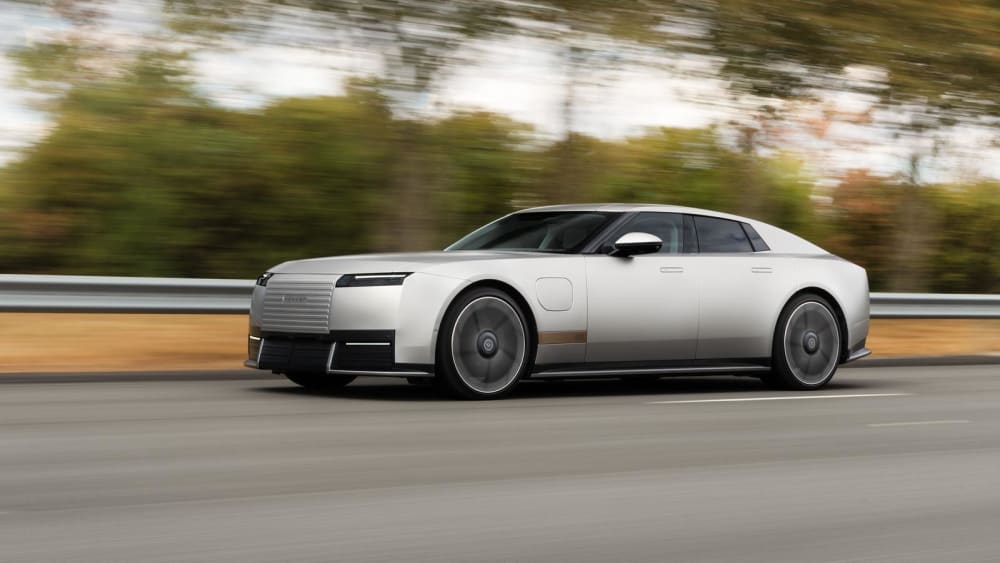 Jaguar intenta renéixer amb un cotxe elèctric car i disruptiu