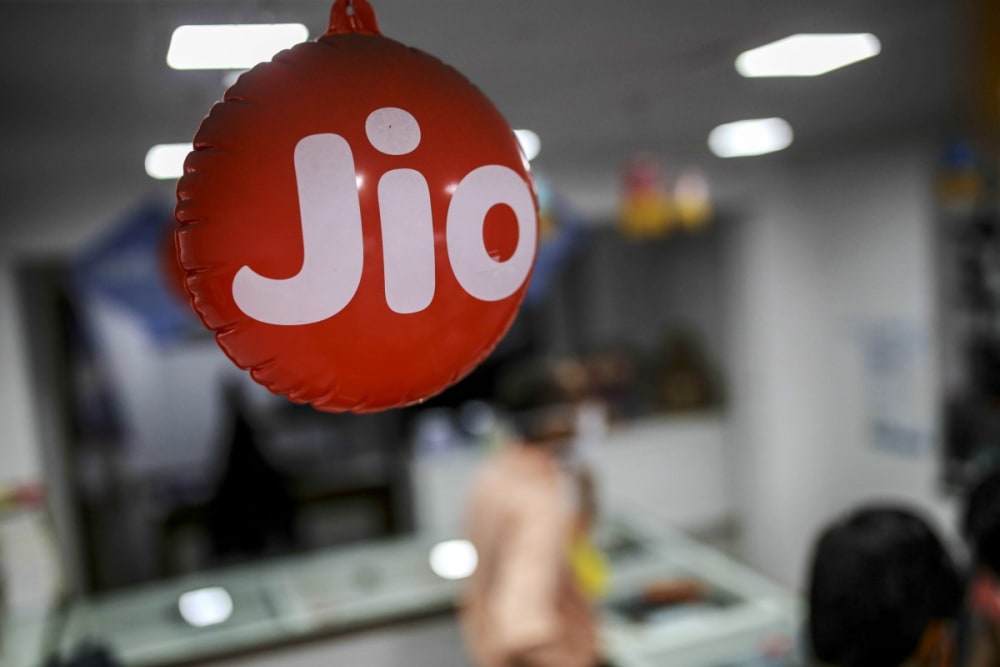 Seu o logotip de Jio Platforms, l'empresa de telecomunicacions de Reliance Industries.