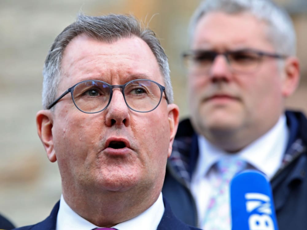 El líder d'Irlanda del Nord, Donaldson, condemnat a 15 anys per crims sexuals menors