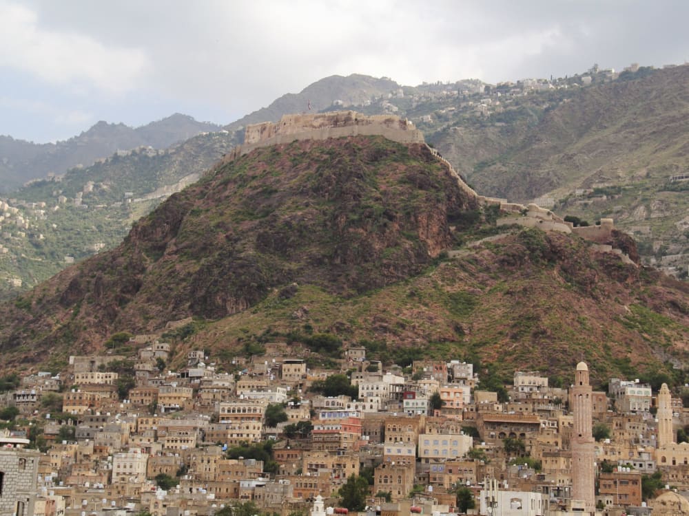 Els houthis apunten al Iemen el palau presidencial a Aden amb míssils