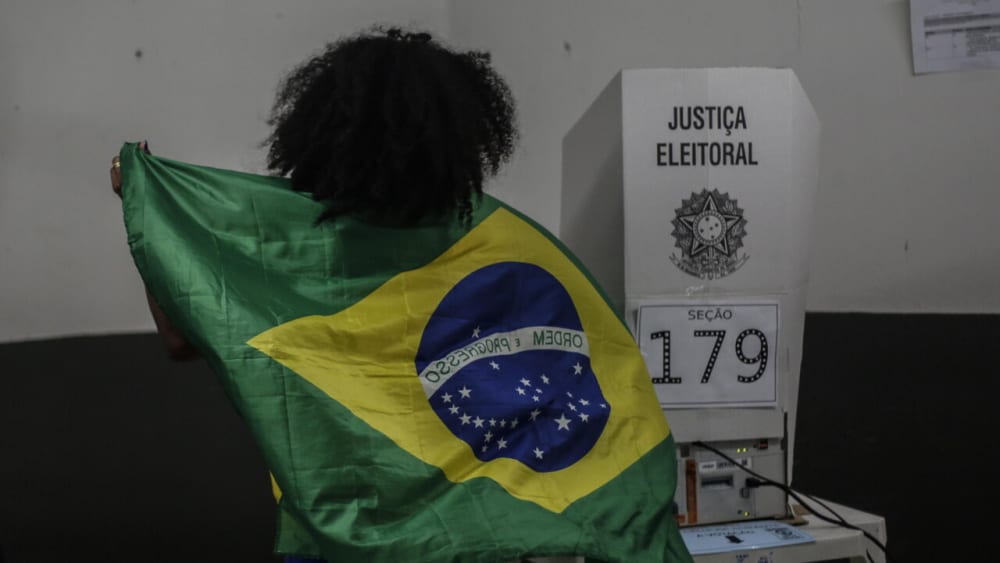 Brasil, sondeig Quaest dona Flávio Bolsonaro al 46% i Lula al 44%