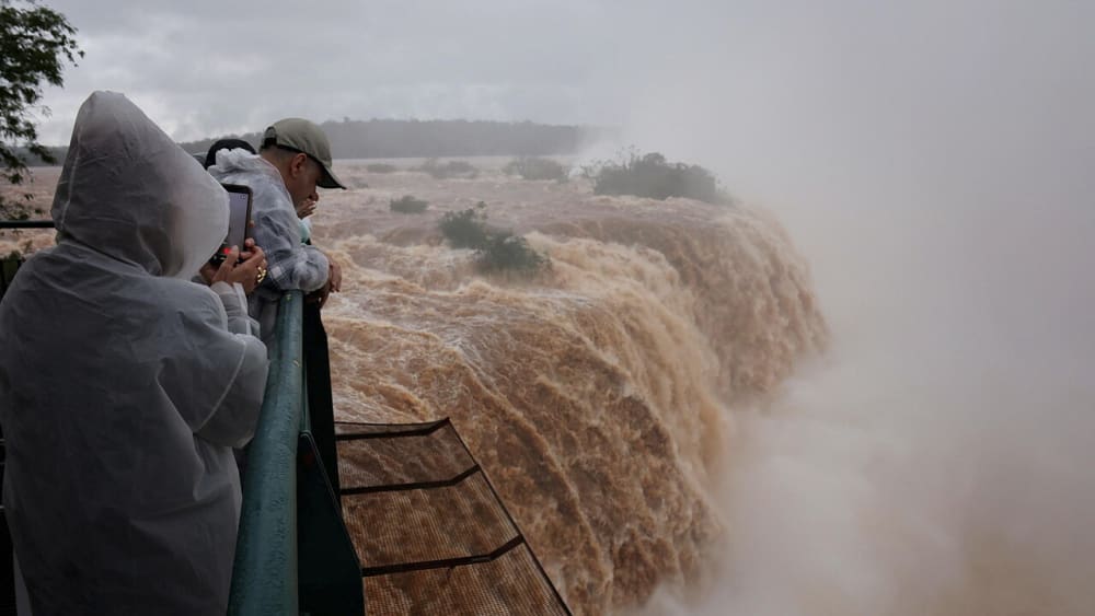 Paraguai, més de 600 famílies evacuades per la plena del Paraná