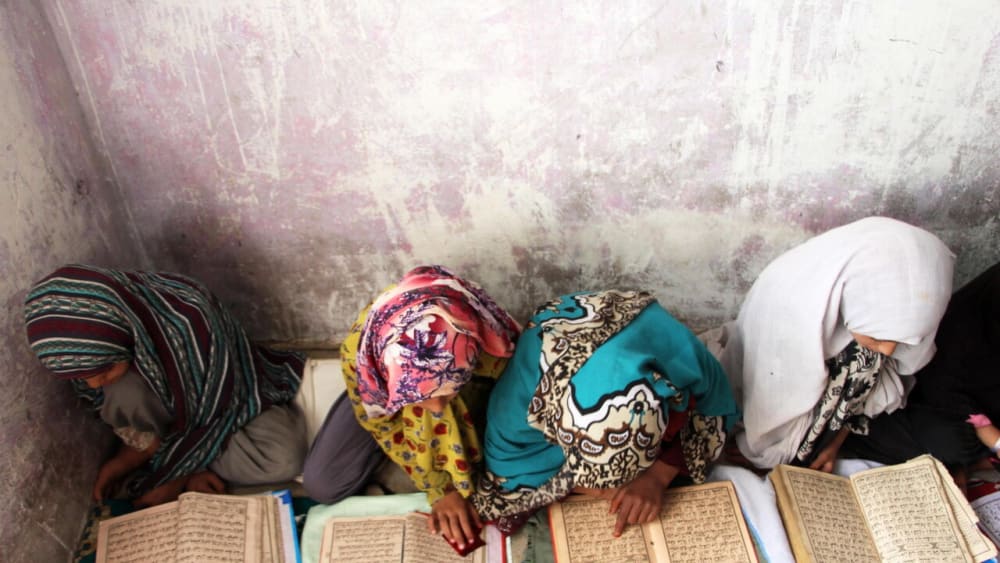 A Azerbaidjan creix la ràbia de les estudiants per la prohibició de portar el hijab