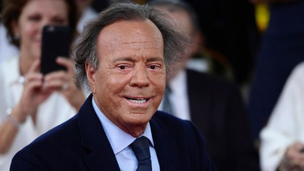 La Fiscalia rectifica i considera que l'Audiència Nacional sí que pot investigar a Julio Iglesias per les denúncies de presumpta agressió sexual