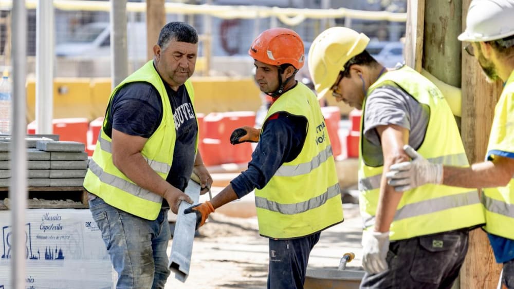 Els estrangers superen el rècord dels 3,6 milions de cotitzadors i ja són el 16% de l'ocupació