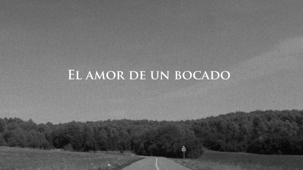 Martín Caparrós posa veu a deu anys de Menjar amb ‘L'amor d'un mos’