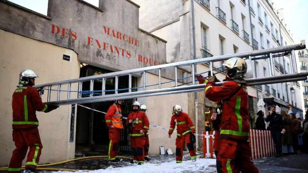 Adéu al mercat més antic de París, arrasat per un devastador incendi