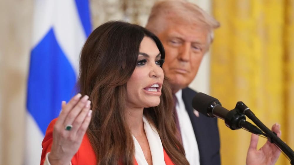 Kimberly Guilfoyle, la exnovia de Trump Jr que va acabar d'ambaixadora a Grècia entre escàndols