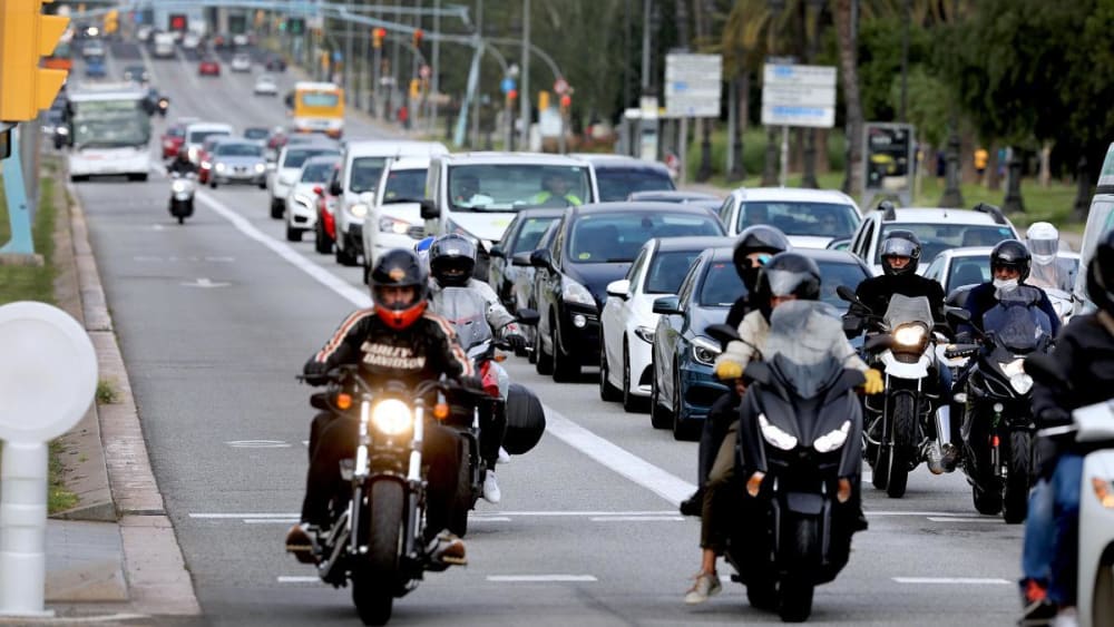 Les motos copen el 6% dels viatges a Barcelona però suposen el 54% dels morts en sinistres