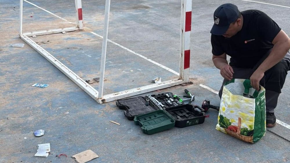 Veïns d'Alacant compren porteries de segona mà per a la pista municipal