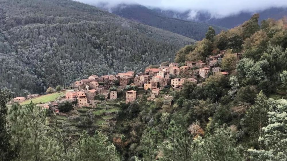 Els llogarets de pissarra de Portugal que han tornat a la vida entre muntanyes
