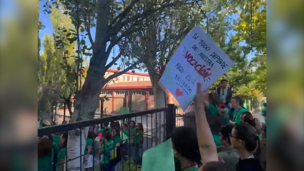 Corts en La Castellana i càrregues policials en la Complutense durant la vaga de professors