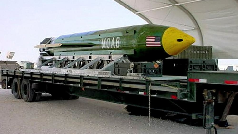 els EUA estudia llançar contra l'Iran la “la mare de totes les bombes”