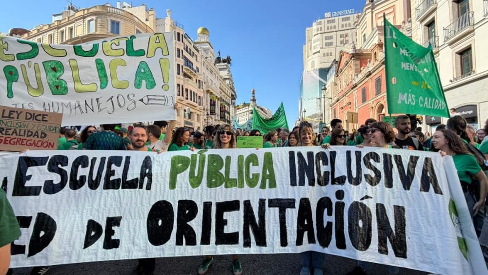 Corts en la Castellana i mobilitzacions enfront de dues conselleries en el segon dia de vaga
