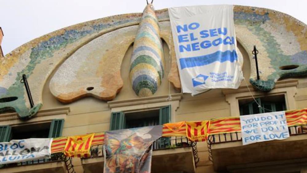 Veïns de la Papallona inicien una vaga de lloguers per a forçar la compra municipal