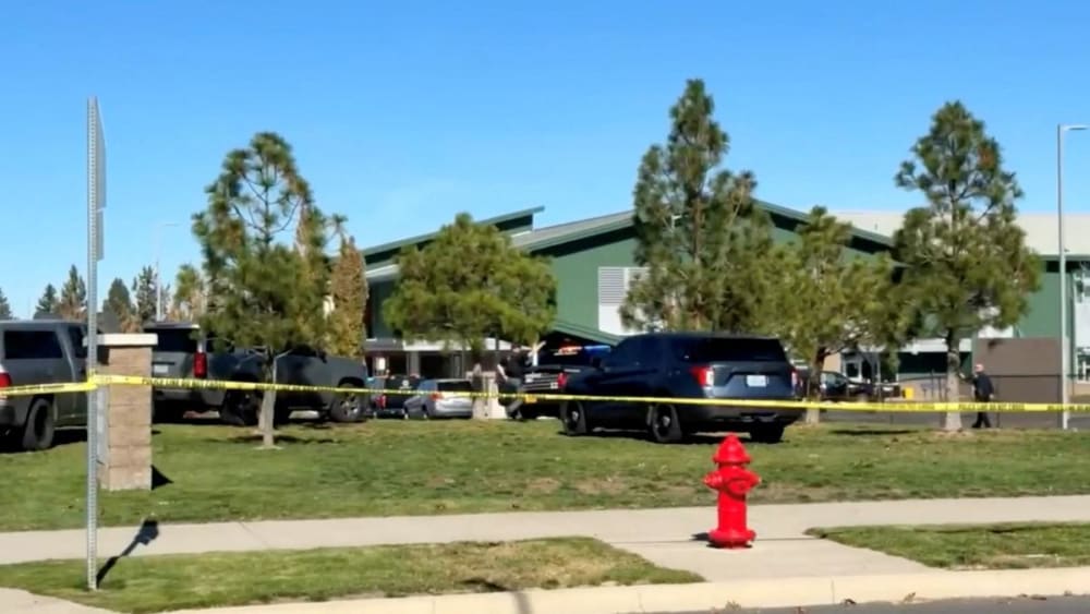 Un pistoler mata almenys a quatre persones, tres d'elles nens, en una escola de primària