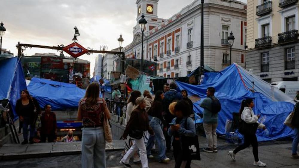 Ayuso tanca l'estació de Sol per insalubritat, però Puente manté oberta la de rodalia