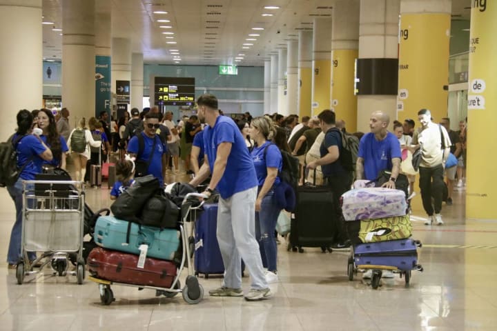 L'aeroport del Prat continua en xifres rècord: 5,4 milions de passatgers al setembre