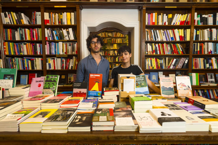 Pèrgam, 80 anys de llibres al trast per la pressió immobiliària: "No hauria de ser tan impossible tirar endavant una llibreria normal i corrent"