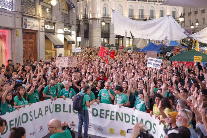 Els dubtes sobre la vaga educativa a Madrid: Perdran classe els alumnes? Continua havent-hi extraescolars i menjador? Fins quan durarà?
