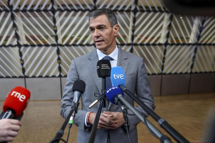 Sánchez i Feijoo s'enreden sobre les pensions a Brussel·les