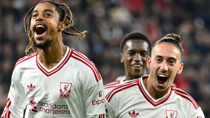 Bradley Barcola celebrant un gol durant el partit del Liverpool.