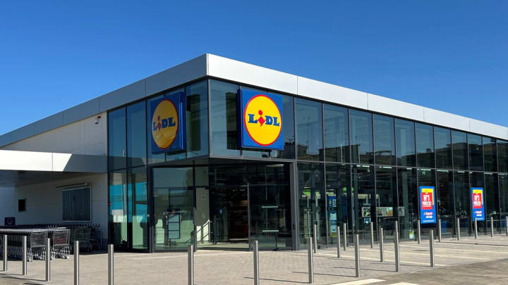 Avui en Lidl el raspall elèctric per a netejar la banyera, la cuina o les paelles. Costa 17,99 euros i ja està disponible