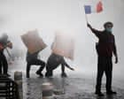 Estudiants francesos manifestant-se als carrers amb pancartes de protesta.