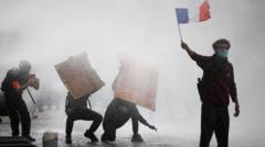 S'estan manipulant les protestes estudiants abans de les eleccions presidencials de França?
