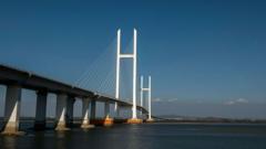 Corea del Nord i Xina han obert el nou pont després de 12 anys de retard.