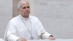 Els metges del Papa informen que camina i es recupera "segons el que es preveu" després de la seva cirurgia per un càncer de pulmó